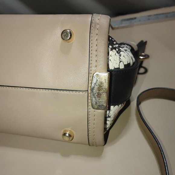 Coach swagger Leather Snake Print Satchel Handbag Adjustable Strap Beige Black - Picture 10 of 12